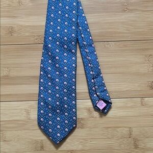 Vineyard Vines Navy and Red Geometric Tie